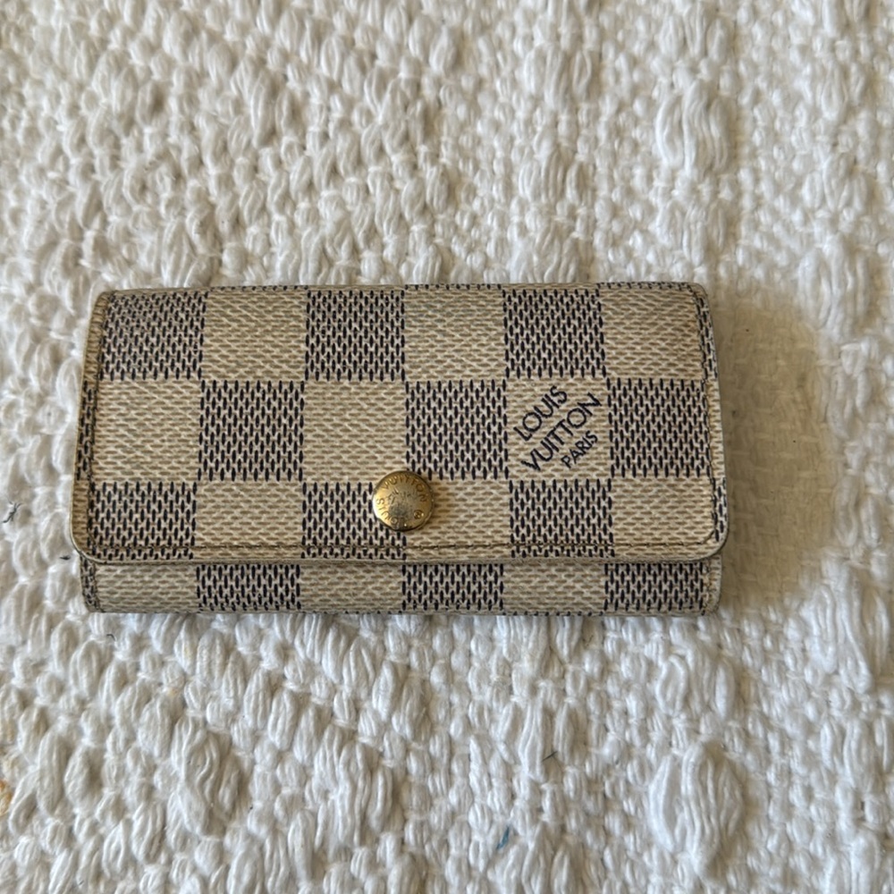Louis Vuitton Damier Azur Multicles 4 Ring Key Case.